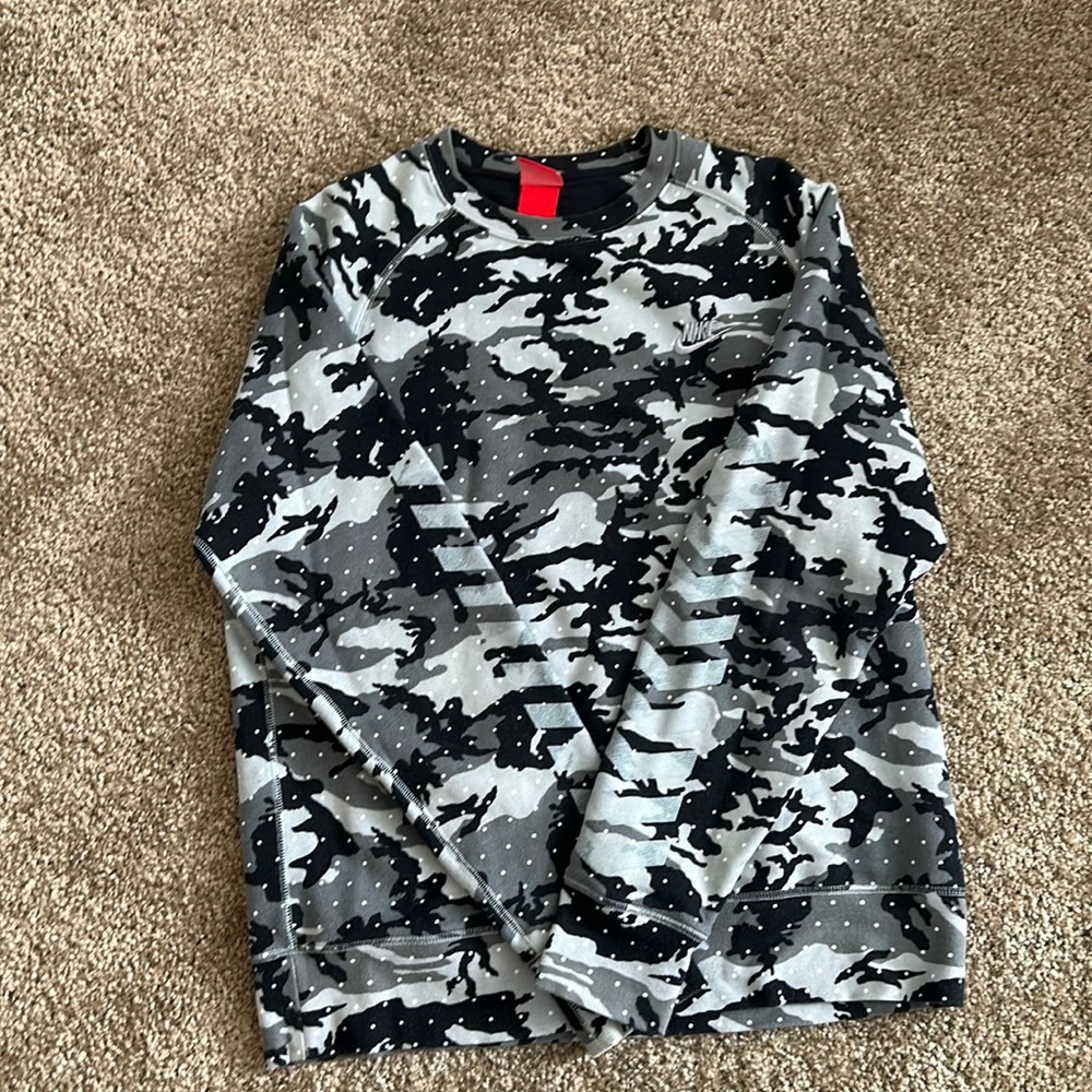 Nike camouflage crew neck sweater